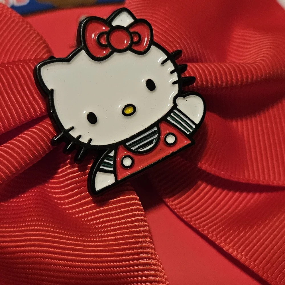 Hello Kitty Red Bow Hair Clip - Picture 3 of 7
